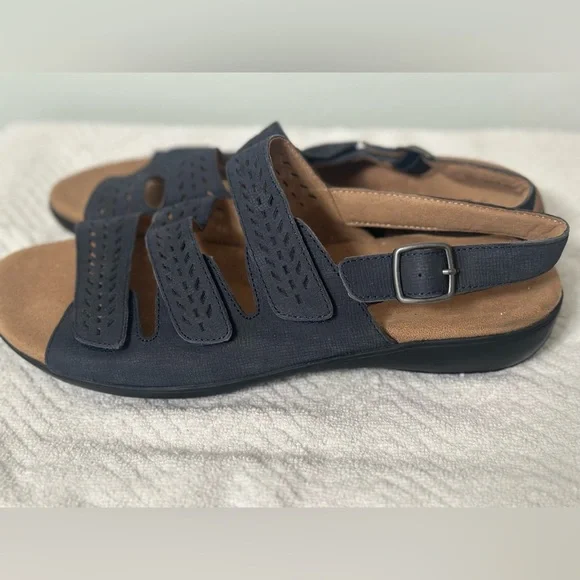 Trotters Trinity Navy and Tan Sandals - Picture 1 of 6